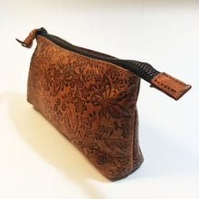 Load image into Gallery viewer, Leather Purse Butterfly
